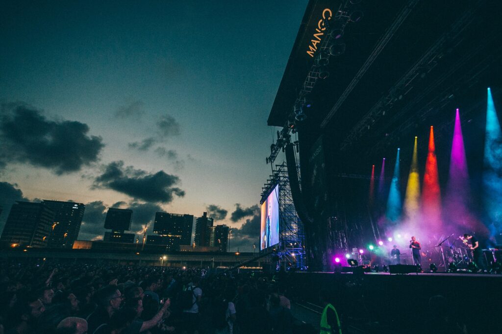 crowds-in-front-of-stage-at-primavera-sound-barcelona