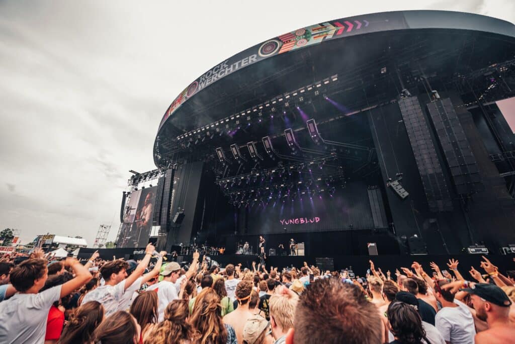 artists-perfoming-on-stage-at-Rock-Werchter