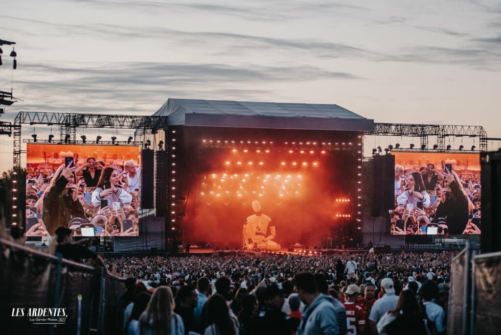 stage-at-les-ardentes