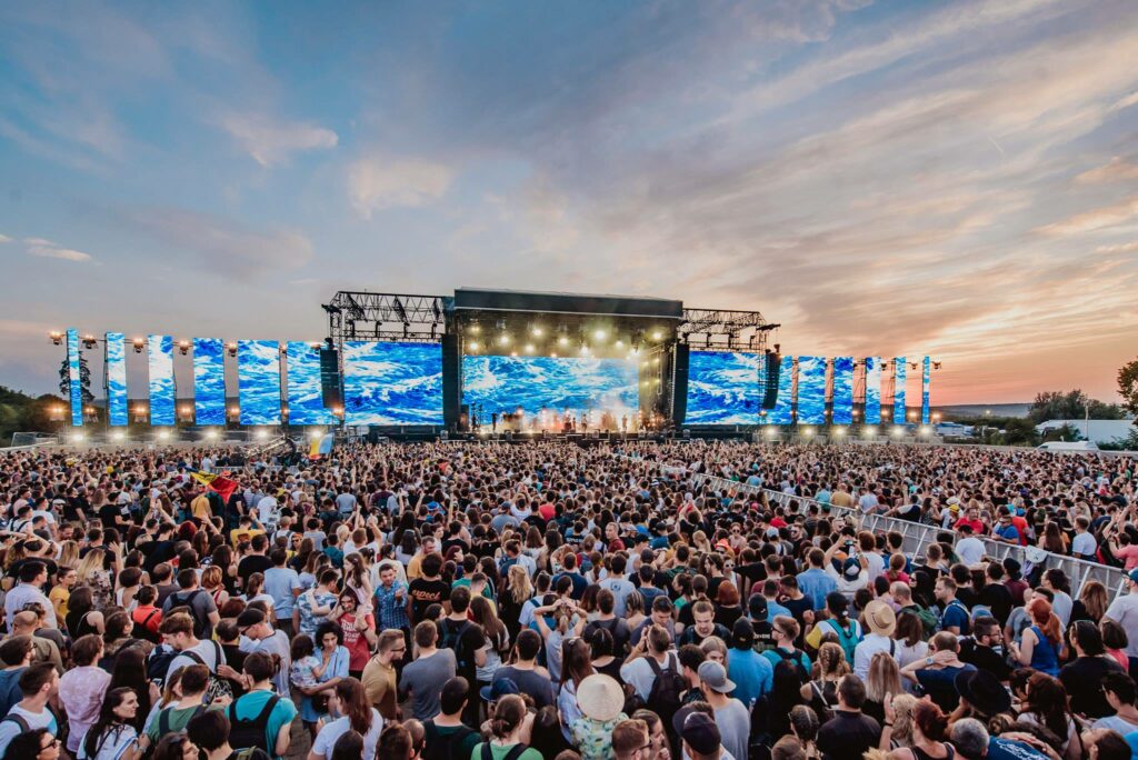 crowds-of-people-at-electric-castle-festival-in-romania