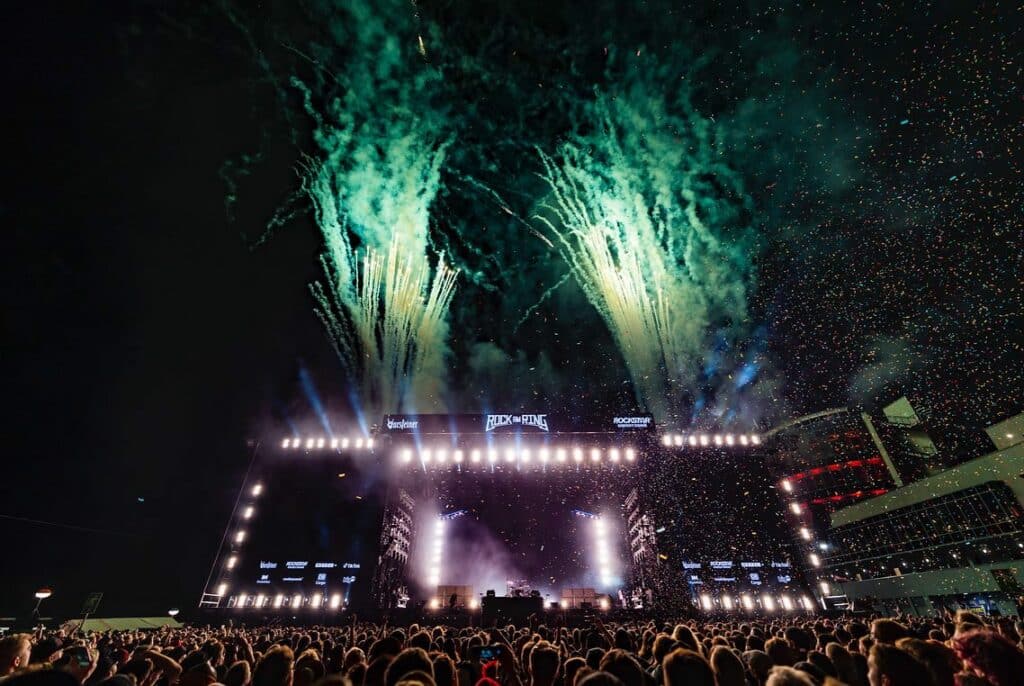 fireworks-at-main-stage-at-rock-am-ring