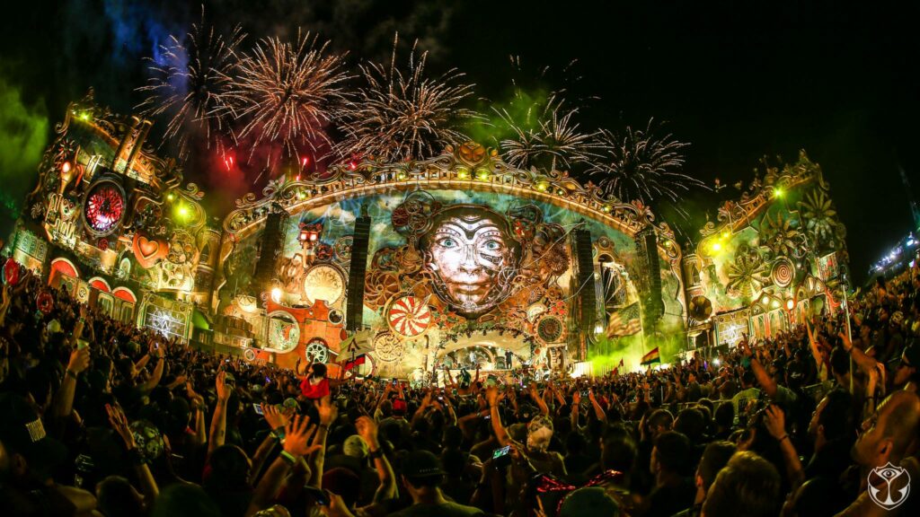 Tomorrowland-Brazil-stage-with-fireworks