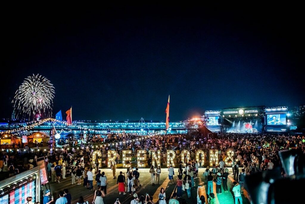 view-from-above-of-Greenroom-festival