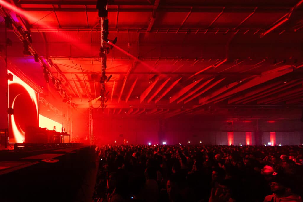 side-view-of-stage-and-crowd-at-Neopop-Festival_Portugal