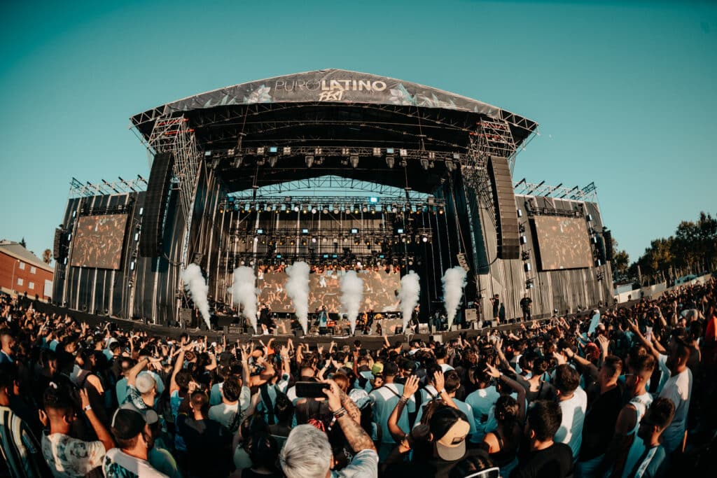 stage-at-puro-latino-fest