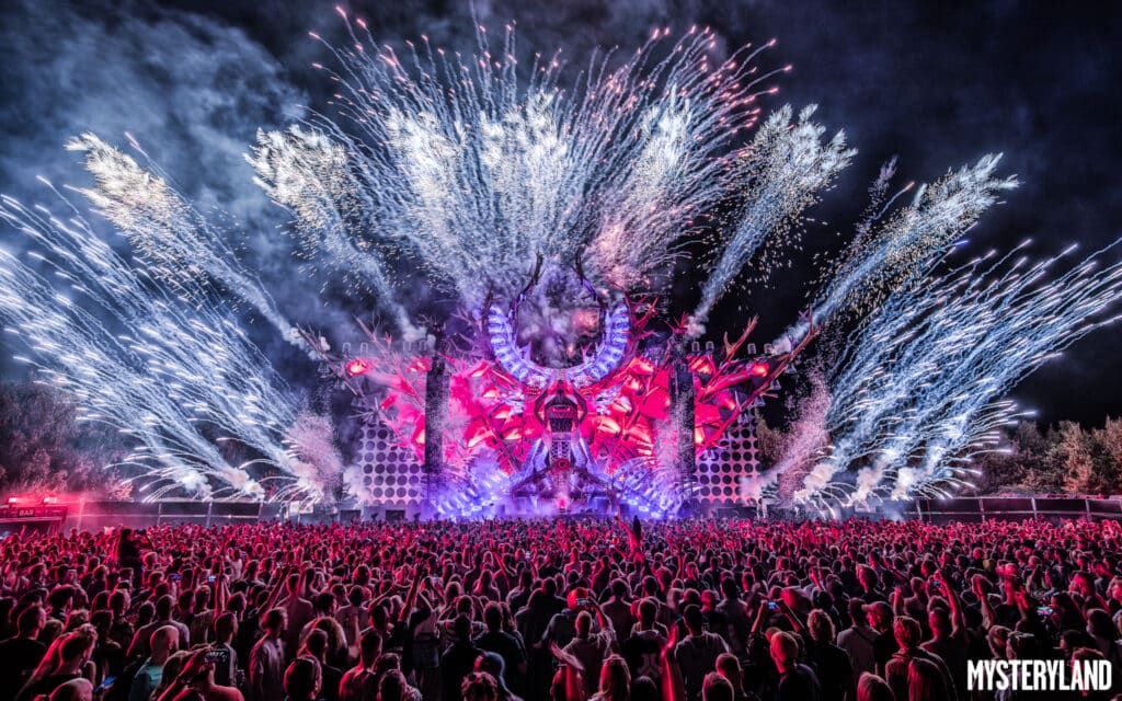 fireworks-at-main-stage-mysteryland-festival