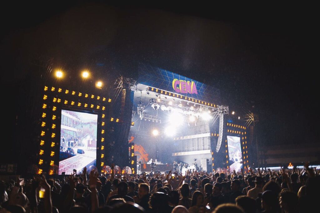 stage-at-hip-hop-festival-cena