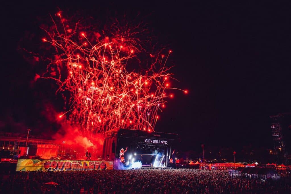 stage-at-the-governors-ball