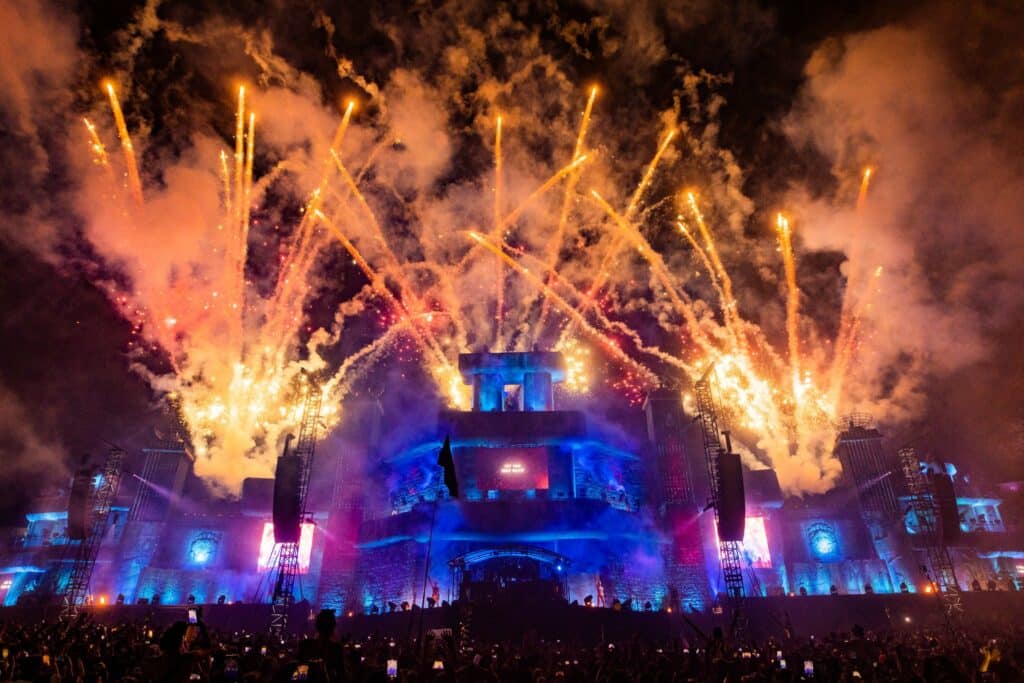 stage-with-fireworks-at-boomtown-fair-festival