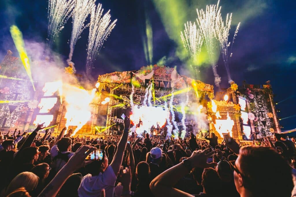 fireworks-at-main-stage-at-we-are-fstvl