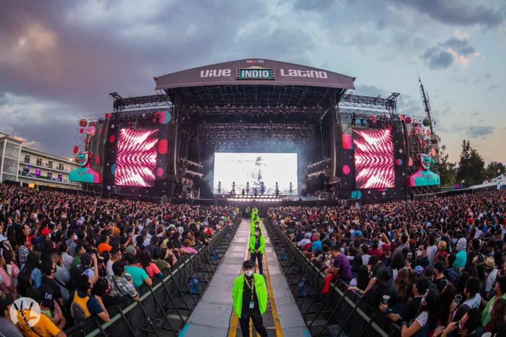 stage-at-festival-vive-latino-rock-music-festival