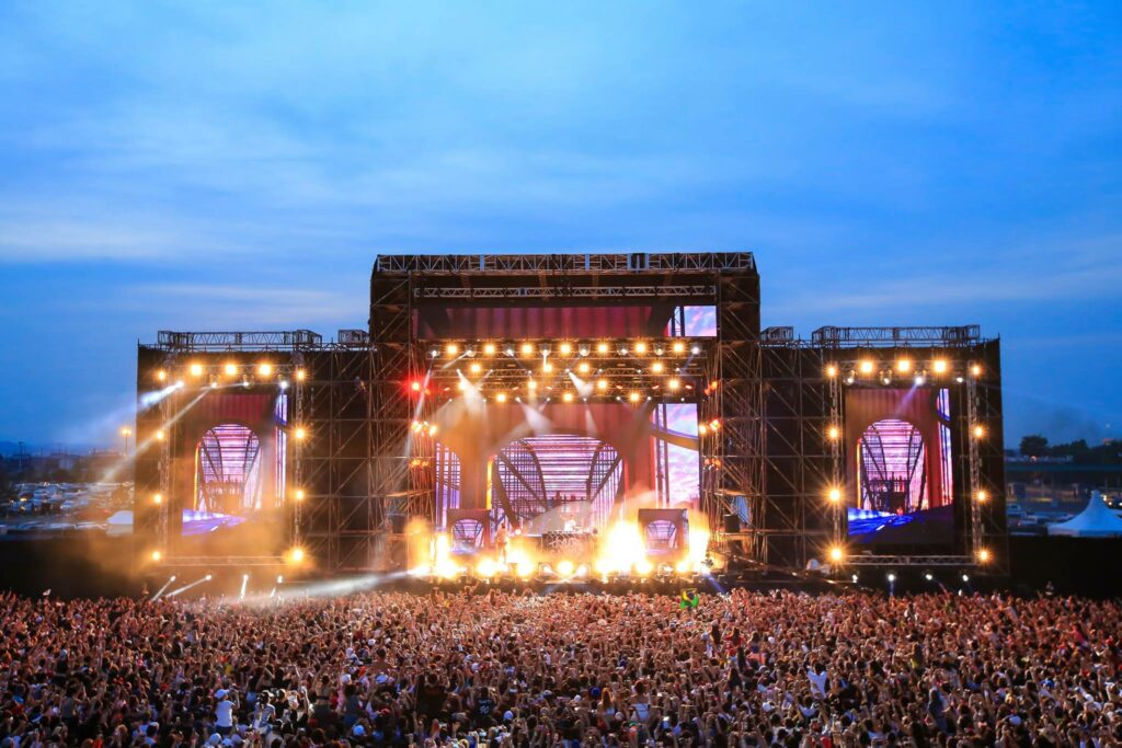 stage-from-far-at-Wired-Music-Festival-in-japan