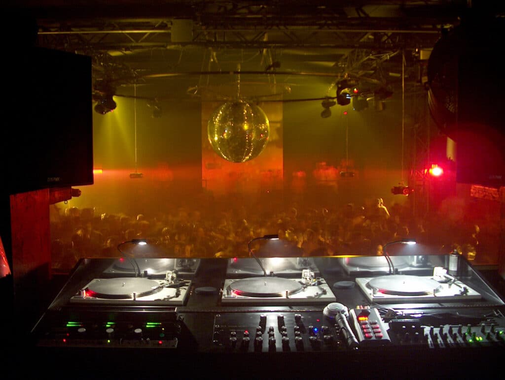 inside-stereo-montreal-club