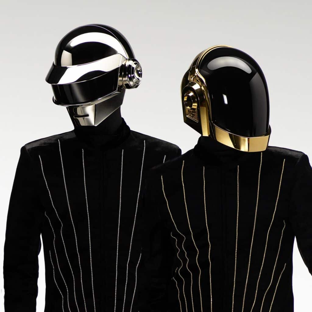 daft-punk-wearing-robot-helmets