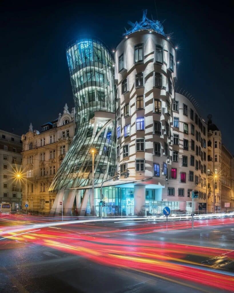 dancing-house-at-night-in-prague