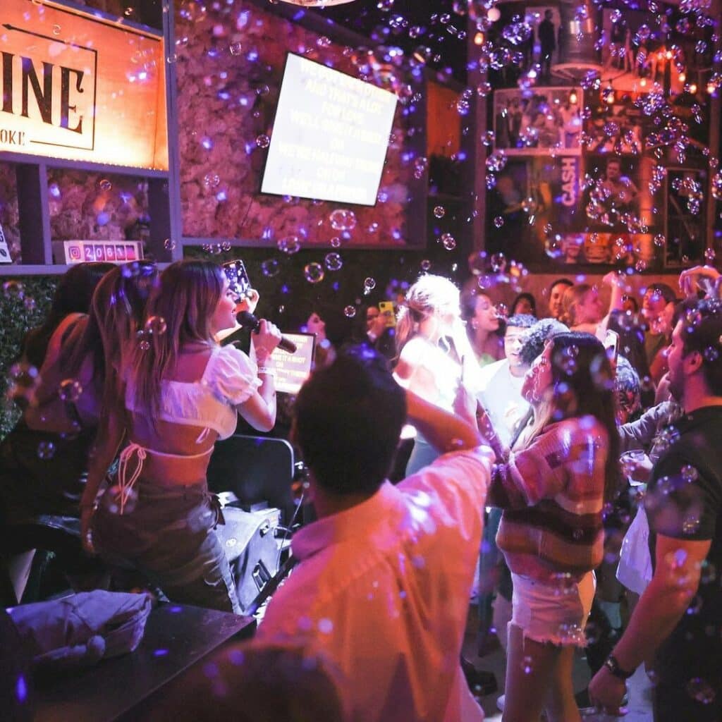 things-to-do-in-miami-karaoke-at-sweet-caroline-bar