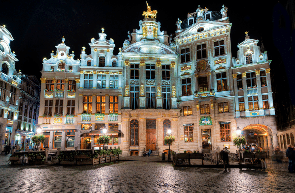 nightlife-in-grote-markt-brussles