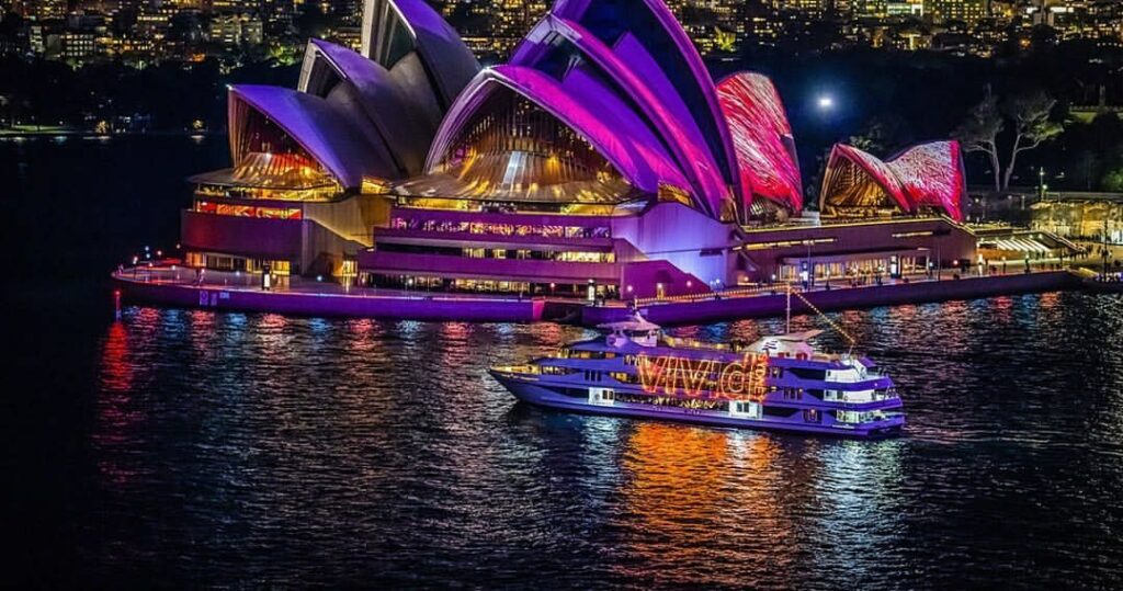 cruise-sydney-at-night