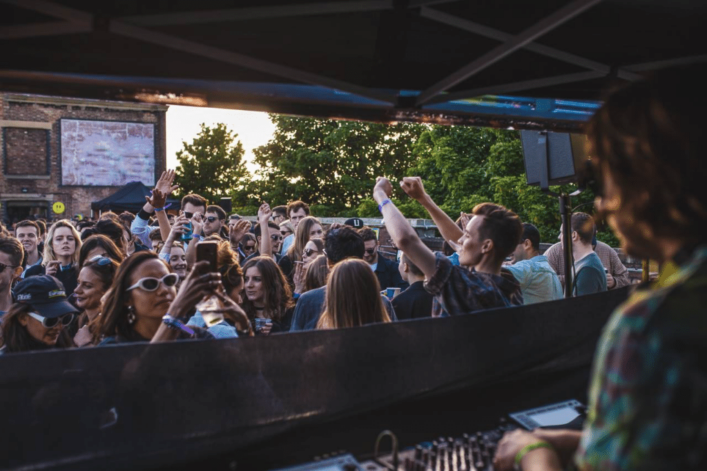 crowd-partying-at-peckham-rye-festival