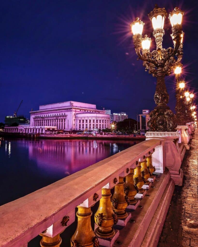 manila-central-post-office-at-night-manila