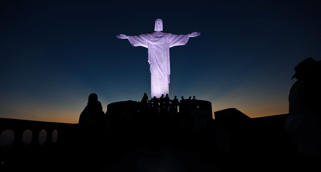 christ-the-redeemer-at-night-rio-de-janeiro