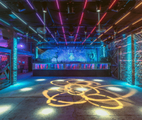 interior-of-distillery-nightclub-in-leipzig