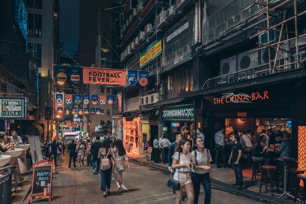 nightlife-in-lan-kwai-fong-hong-kong