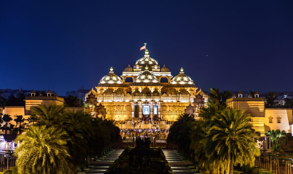 view-of-Akshardham-Temple-at-night-new-delhi