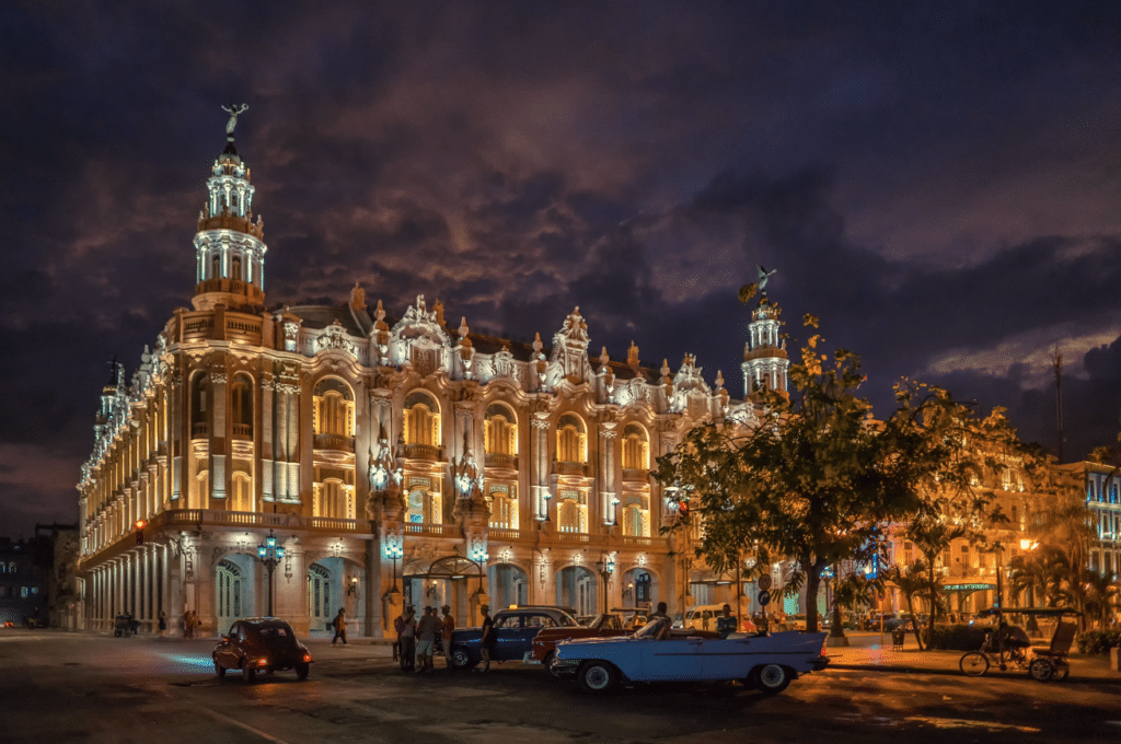 Gran-Teatro-de-La-Habana-at-night-havana