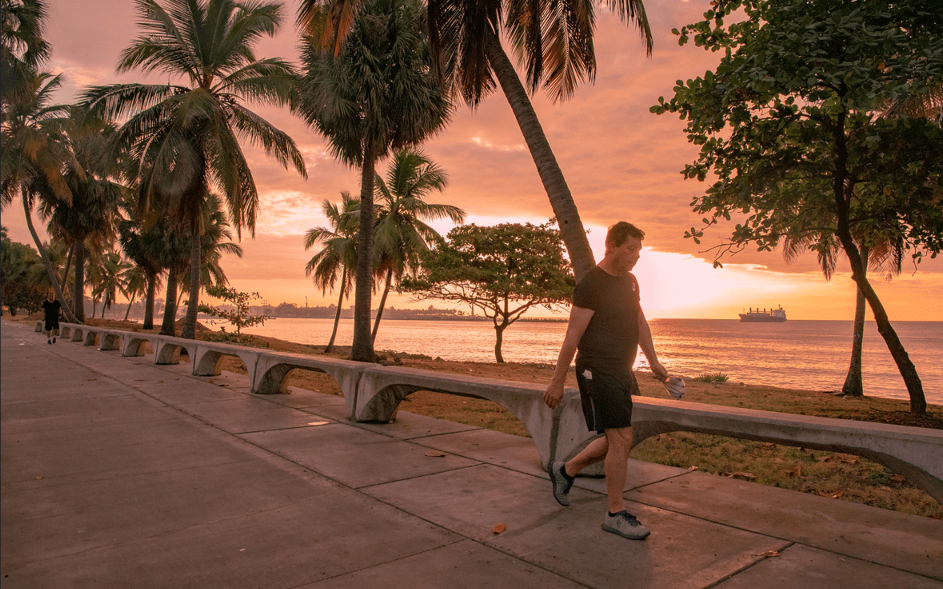 catch-the-sunset-on-the-malecon-boulevard-santo-domingo