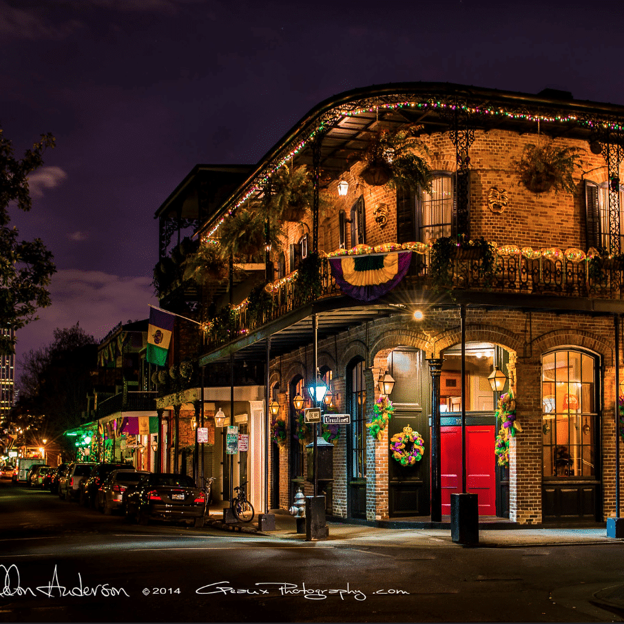 nightlife-in-the-french-quarter-new-orleans