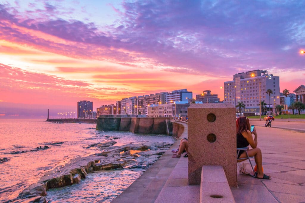 sunset-in-rambla-montevideo